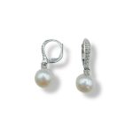 Splendidi orecchini in oro con perle e diamanti, un gioiello di lusso perfetto per un'occasione speciale. (Vista 2)
