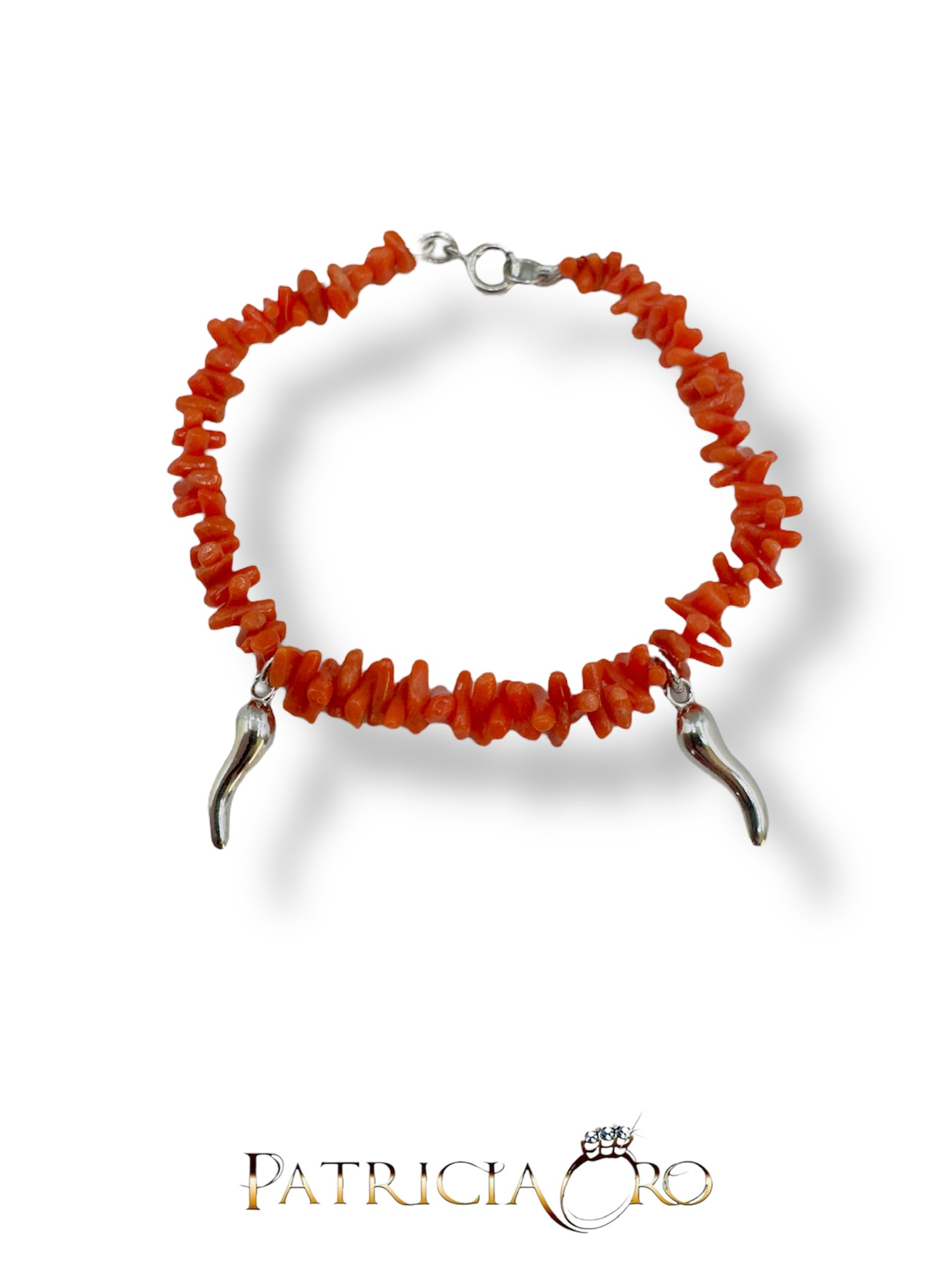 Bracciale Corallo Cornetti Portafortuna di Patricia Oro Creations: un gioiello made in italy di alta gioielleria, perfetto per un'idea regalo preziosa.