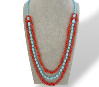 Splendida collana in corallo e turchese, un gioiello made in italy di Patricia Oro Creations, perfetto per un'idea regalo preziosa.