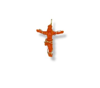 Croce in Corallo Sciacca, un gioiello made in italy di Patricia Oro Creations, un'opera d'arte di alta gioielleria.