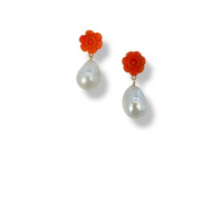 Splendidi orecchini Corallo e Perle Rosate, gioielli made in italy di Patricia Oro Creations, un'elegante espressione di alta gioielleria.