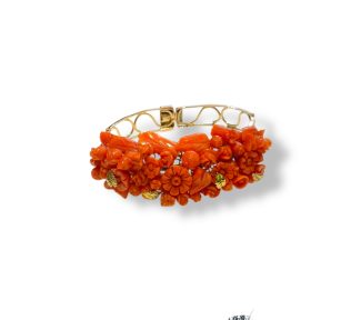 Bracciale Corallo Frutta e Fiori di Patricia Oro Creations: un capolavoro di gioielleria made in italy, perfetto per un'idea regalo preziosa.