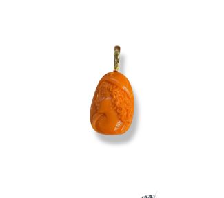 Ciondolo in corallo Volto Donna, un capolavoro di alta gioielleria made in Italy, perfetto per un regalo prezioso.