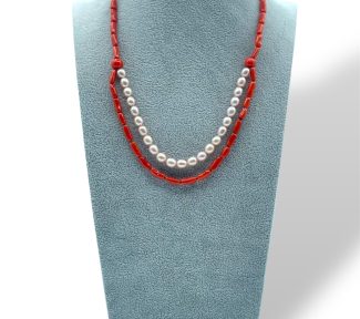 Splendido girocollo Corallo Sciacca e Perle, un gioiello made in italy di Patricia Oro Creations, perfetto per un'idea regalo preziosa.