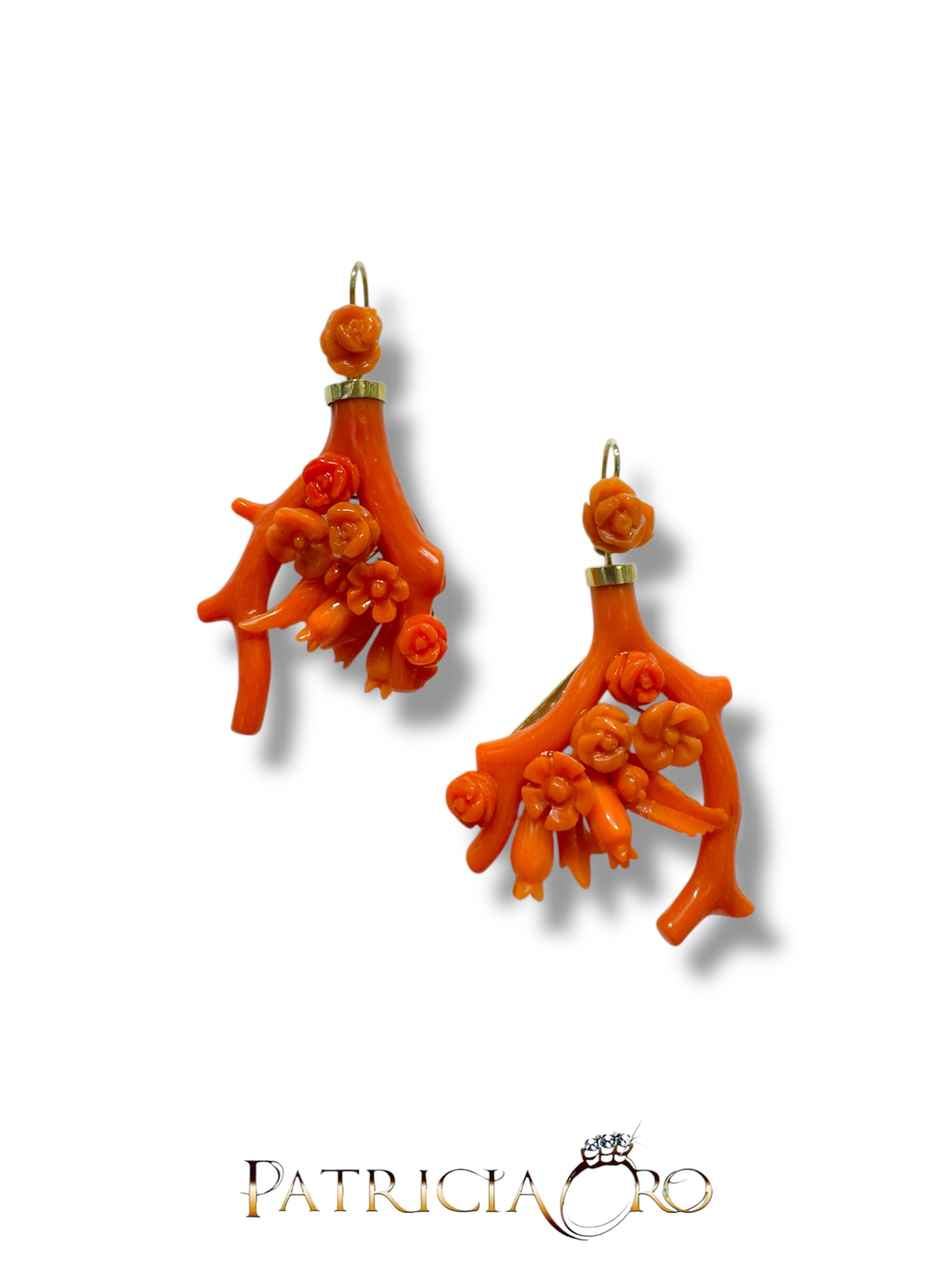 Splendidi orecchini da donna con corallo naturale, un esempio di gioielli made in italy, perfetti per un regalo prezioso.