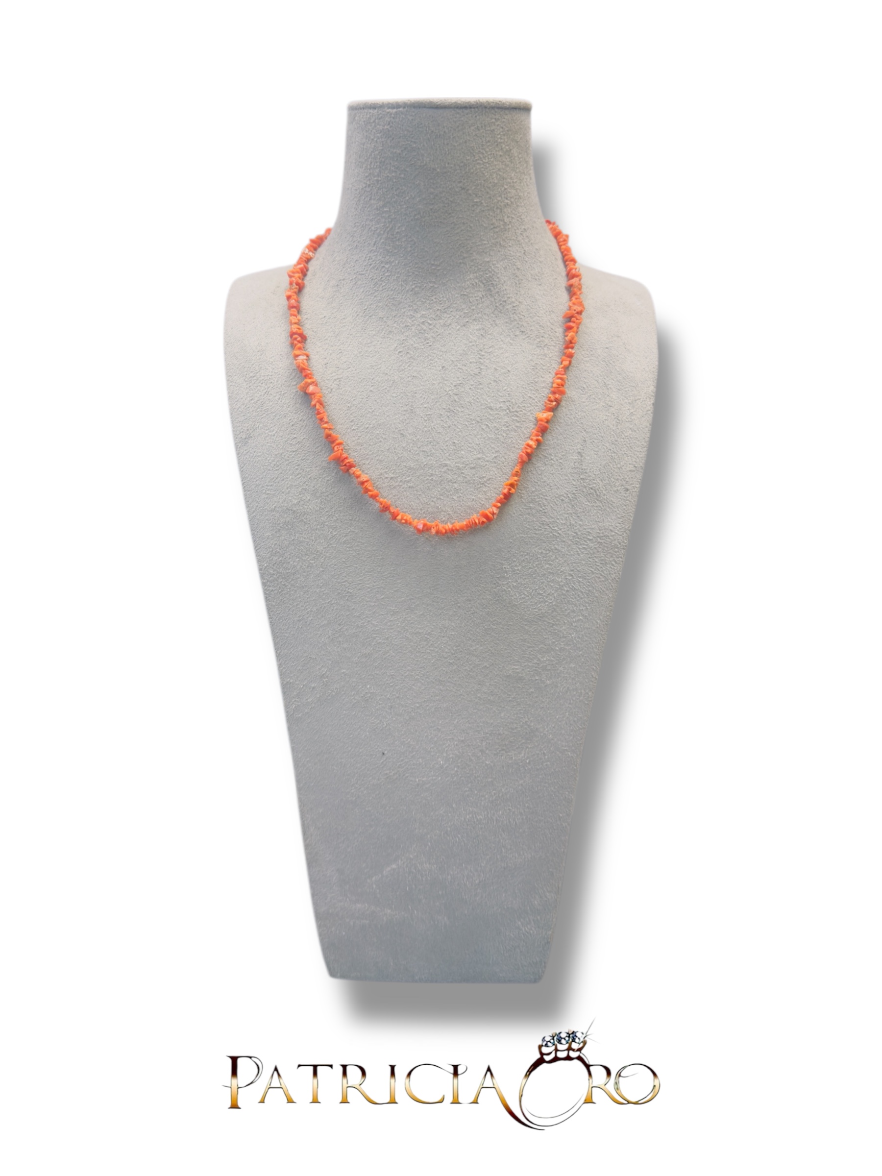 Splendida collana girocollo in corallo, un gioiello made in Italy di Patricia Oro Creations, perfetto per un'idea regalo preziosa.