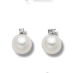 Orecchini Miluna con perle, diamanti e oro bianco: un gioiello di lusso per un'eleganza senza tempo.