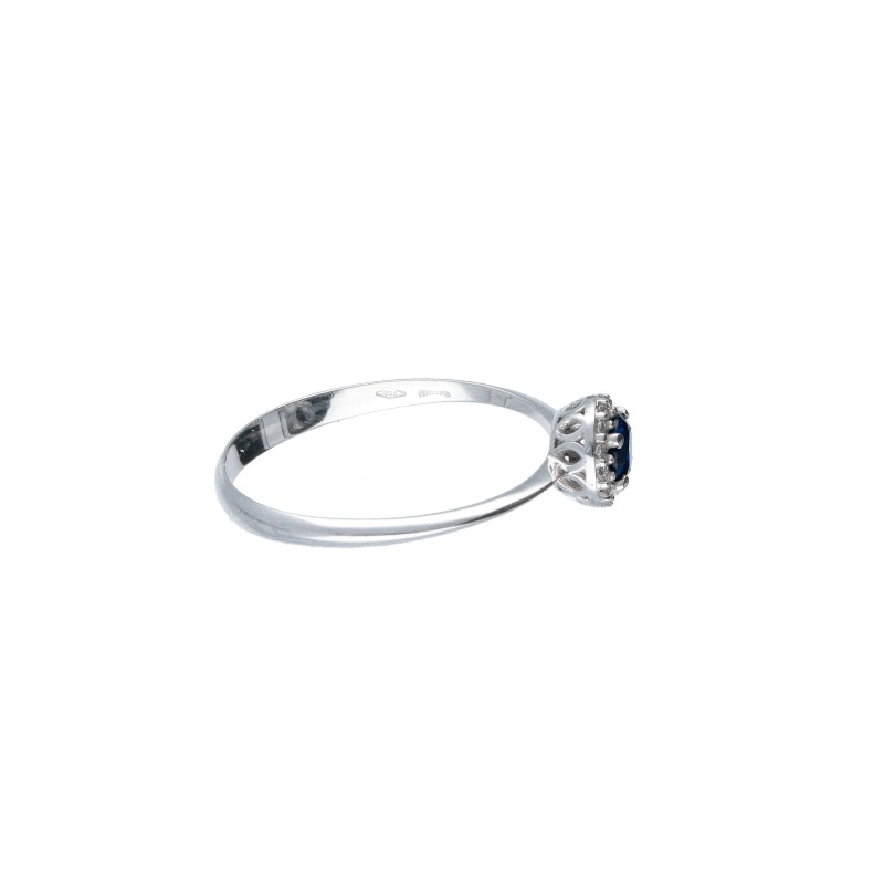 Splendido anello in oro 18k con zircone blu, un gioiello di lusso perfetto per un'occasione speciale. (Vista 3)
