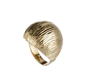Anello in oro giallo 18k, un gioiello di lusso perfetto per un'idea regalo preziosa.