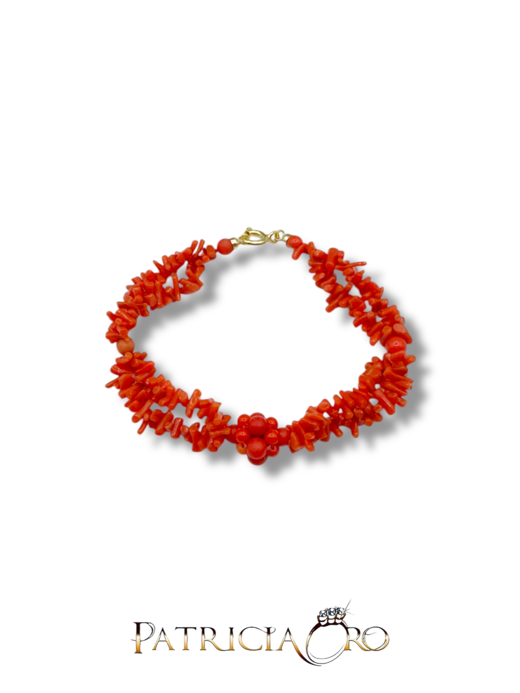 Splendido bracciale da donna a due fili con corallo naturale, un gioiello made in italy di Patricia Oro Creations, perfetto per un'eleganza senza tempo.