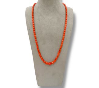 Splendida collana Patricia Oro Creations con barilotti sfaccettati di Corallo Mediterraneo, un gioiello made in Italy di alta gioielleria.