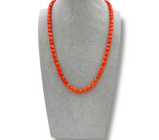 Splendida collana con barilotti sfaccettati di Corallo Sciacca, un gioiello made in italy di Patricia Oro Creations, perfetto per un'idea regalo preziosa.