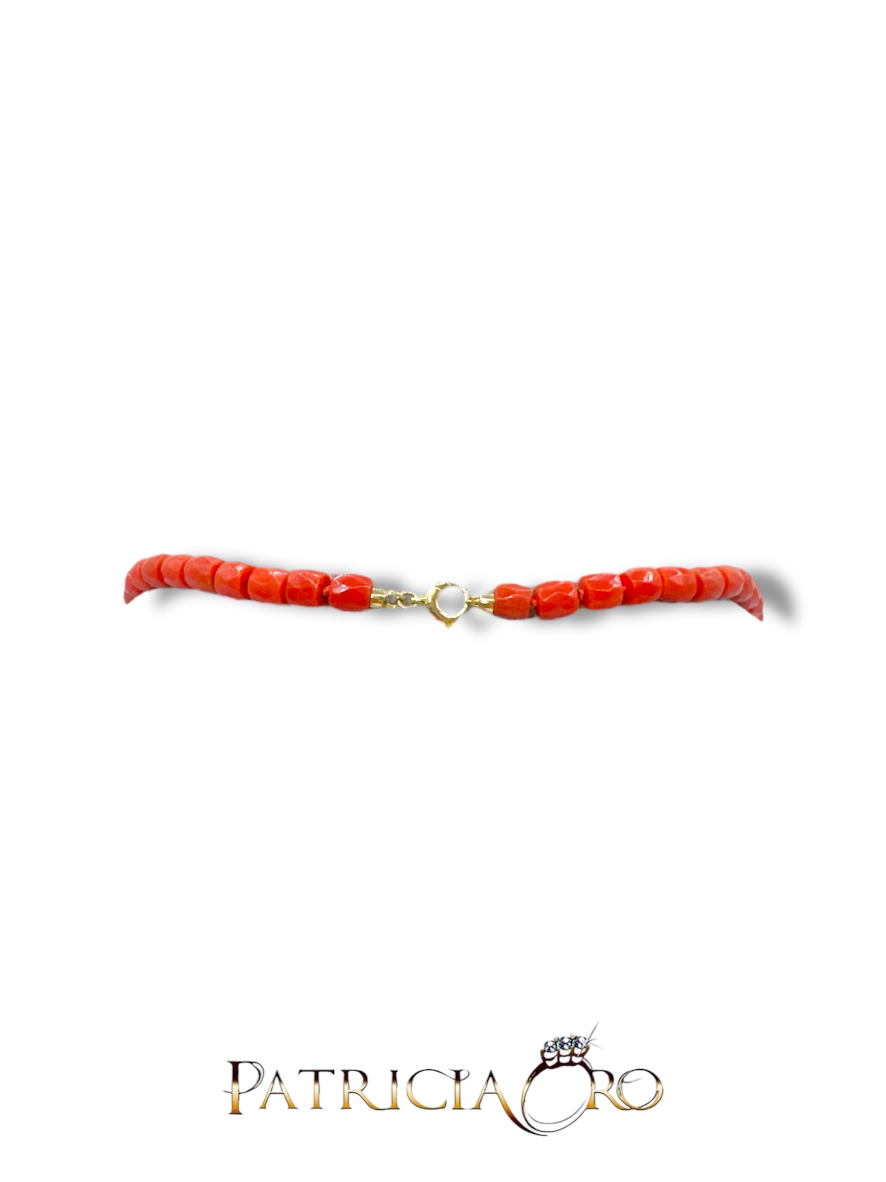 Splendida collana con barilotti sfaccettati di corallo vero, un gioiello made in italy di Patricia Oro Creations, perfetto per un'idea regalo preziosa. (Vista 2)