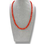 Splendida collana con barilotti sfaccettati di corallo vero, un gioiello made in italy di Patricia Oro Creations, perfetto per un'idea regalo preziosa.