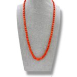 Splendida collana con barilotti sfaccettati in Corallo Sciacca, un gioiello made in italy di Patricia Oro Creations, perfetto per un'occasione speciale.