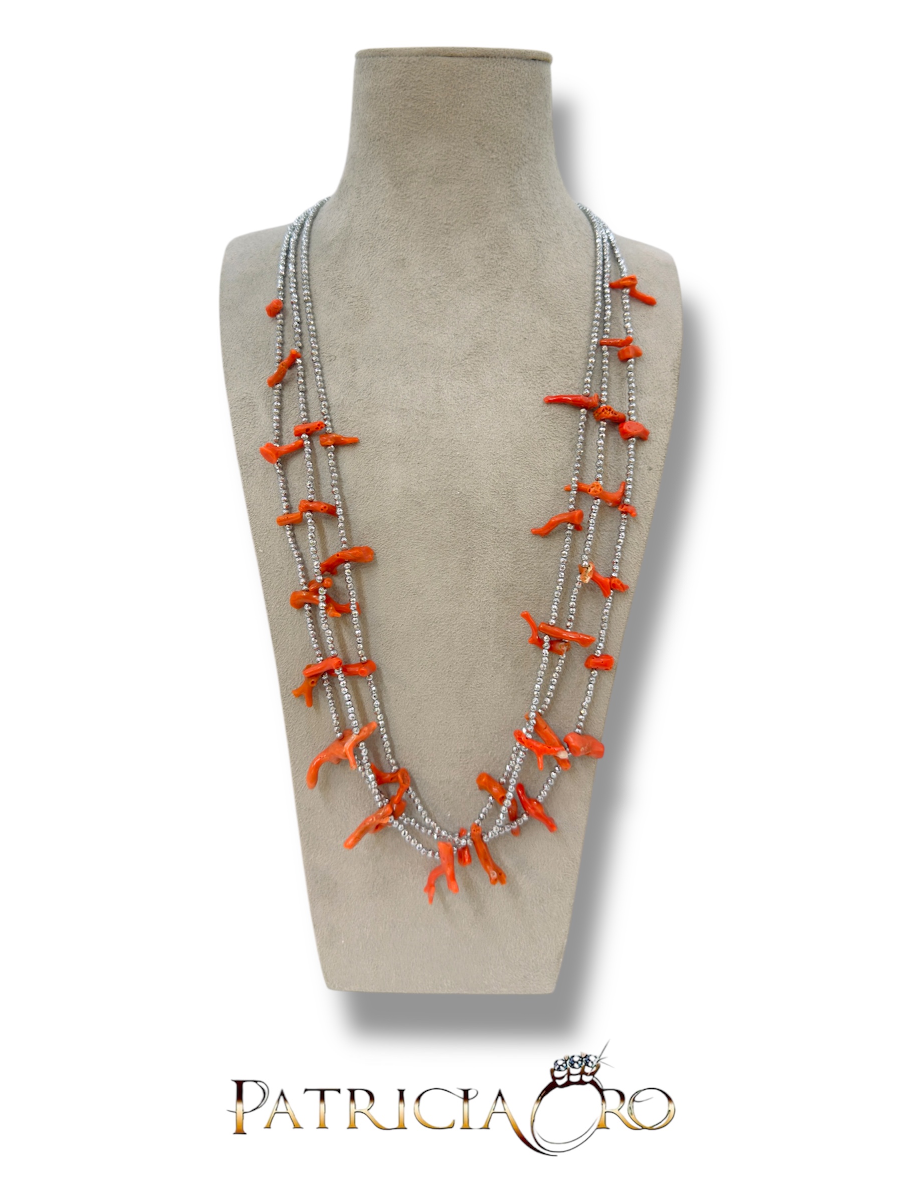 Splendida collana da donna Patricia Oro Creations con corallo naturale ed ematite, un gioiello made in Italy di alta qualità.
