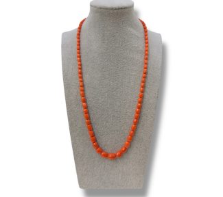 Splendida collana da donna con barilotti sfaccettati di Corallo Mediterraneo, un gioiello made in Italy di Patricia Oro Creations.