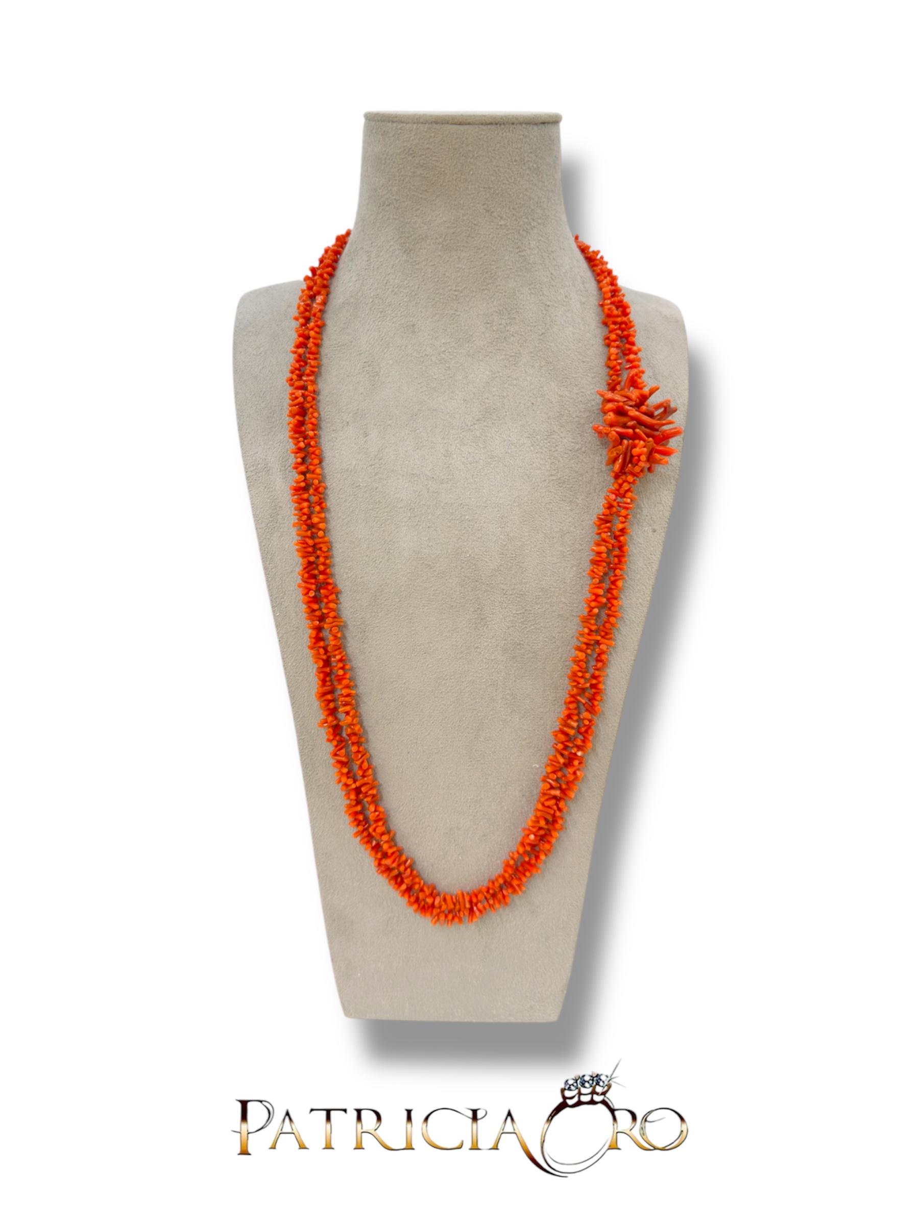 Collana da donna con corallo di Patricia Oro Creations, un gioiello made in Italy di alta qualità.