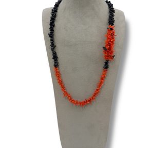 Collana da donna con corallo naturale, un gioiello made in Italy di Patricia Oro Creations, perfetto per un'idea regalo preziosa.