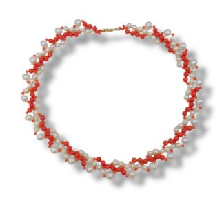 Collana da donna con corallo e perle, gioielli made in italy di Patricia Oro Creations, un'elegante creazione di alta gioielleria. (Vista 2)