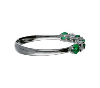 Anello Veretta in oro bianco con zirconi verdi, un gioiello di lusso perfetto per un regalo prezioso. (Vista 2)