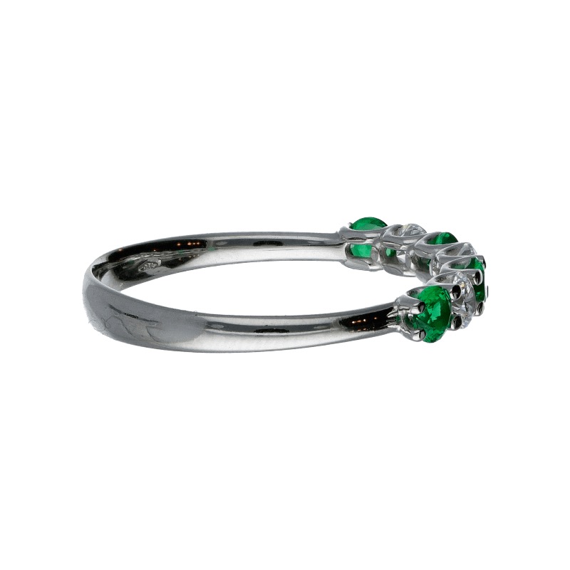 Anello Veretta in oro bianco con zirconi verdi, un gioiello di lusso perfetto per un regalo prezioso. (Vista 2)