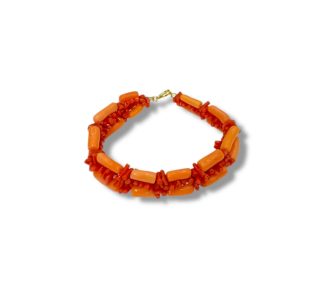 Bracciale da donna con corallo naturale di Patricia Oro Creations, un gioiello made in Italy di alta gioielleria, perfetto come idea regalo preziosa. (Vista 2)