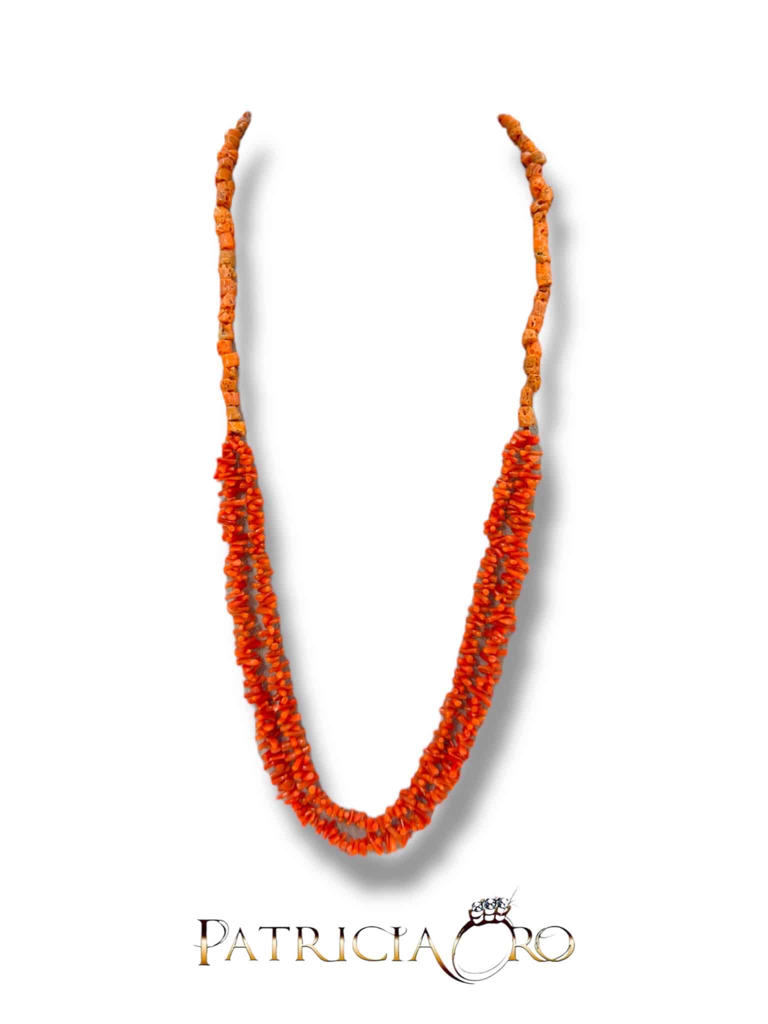 Splendida collana da donna con corallo naturale mediterraneo, un gioiello made in italy di Patricia Oro Creations, perfetto per un regalo prezioso.