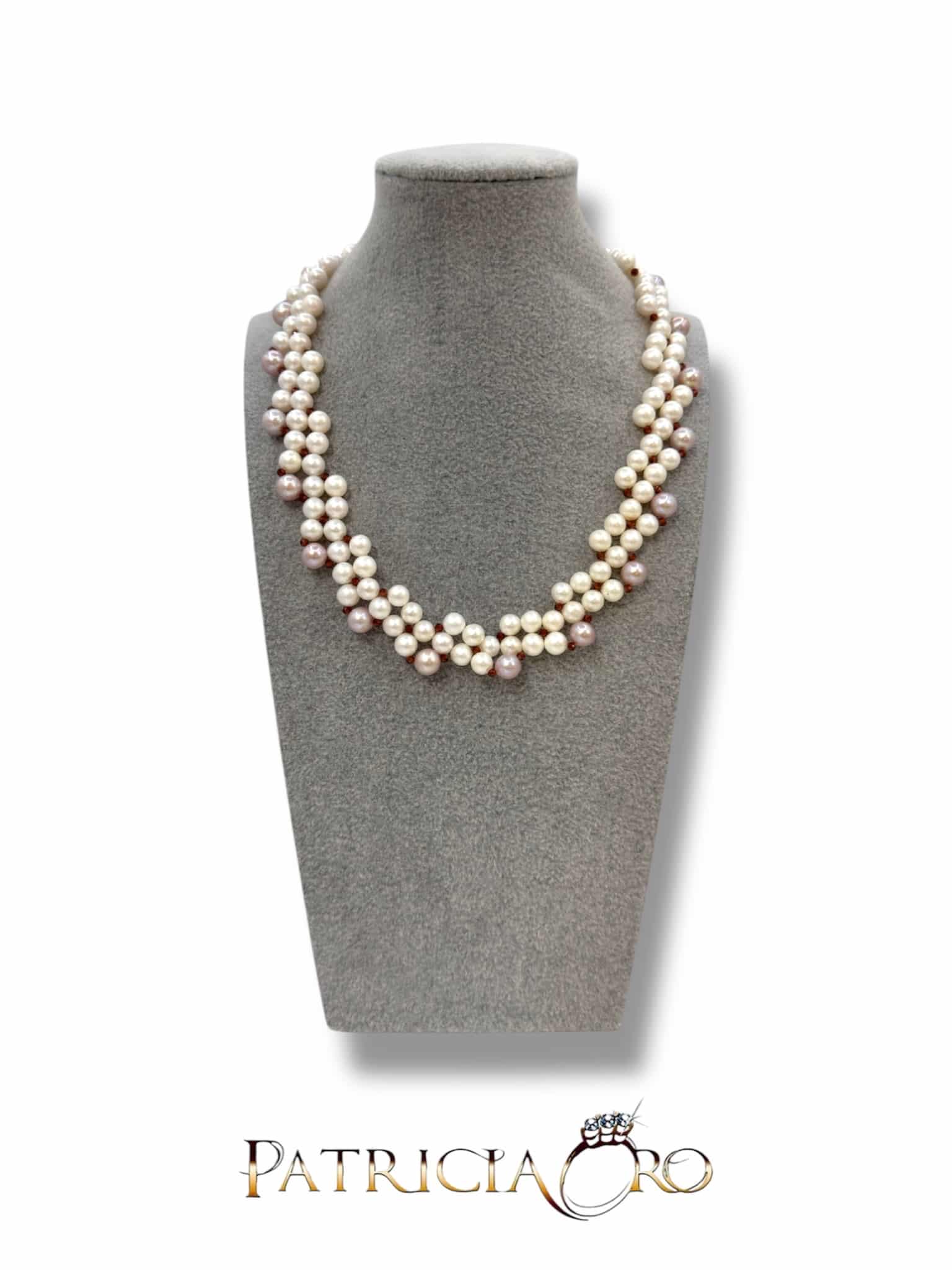 Collana da donna con perle preziose, un gioiello di alta gioielleria perfetto per un'idea regalo preziosa.