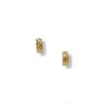 Splendidi orecchini da donna in oro 18kt, un gioiello di lusso perfetto per un'occasione speciale. Scopri la collezione di Gioielleria Patricia Oro.