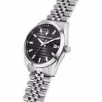 Scopri l'Orologio Maserati Attrazione, un gioiello di lusso per l'uomo moderno. Un accessorio di alta orologeria, perfetto come idea regalo preziosa. (Vista 2)