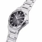 Scopri l'Orologio Maserati Velocità Slim, un gioiello di lusso per l'uomo moderno. Design elegante e materiali pregiati, perfetto come idea regalo preziosa. (Vista 2)