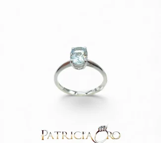 Splendido anello con acquamarina in oro 18k Davite&Delucchi, un gioiello di lusso perfetto per un'occasione speciale.