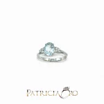 Anello Davite & Delucchi in oro bianco con acquamarina: un gioiello di lusso per un'eleganza senza tempo.