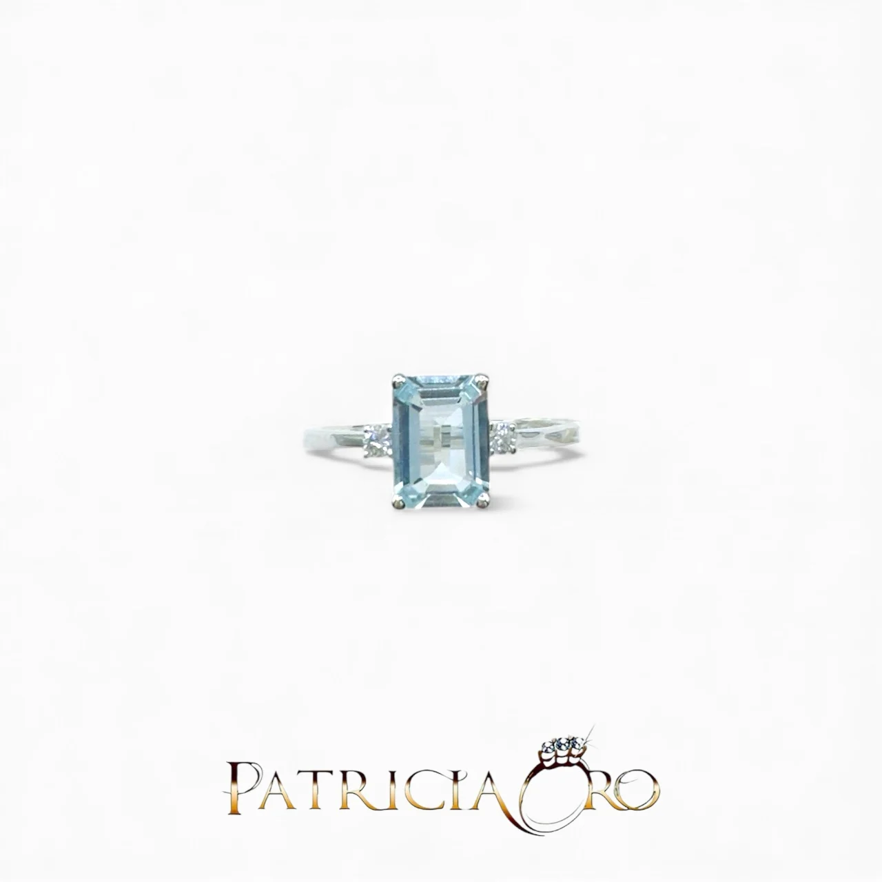 Splendido anello da donna Davite&Delucchi con acquamarina e diamanti, un gioiello di diamanti perfetto per un'idea regalo preziosa.