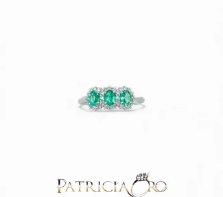 Splendido anello da donna Davite&Delucchi con smeraldo e diamanti, un gioiello smeraldo di alta gioielleria.