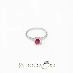 Splendido anello Davite&Delucchi con rubino e diamanti, un gioiello di lusso perfetto per un'idea regalo preziosa. (Vista 2)