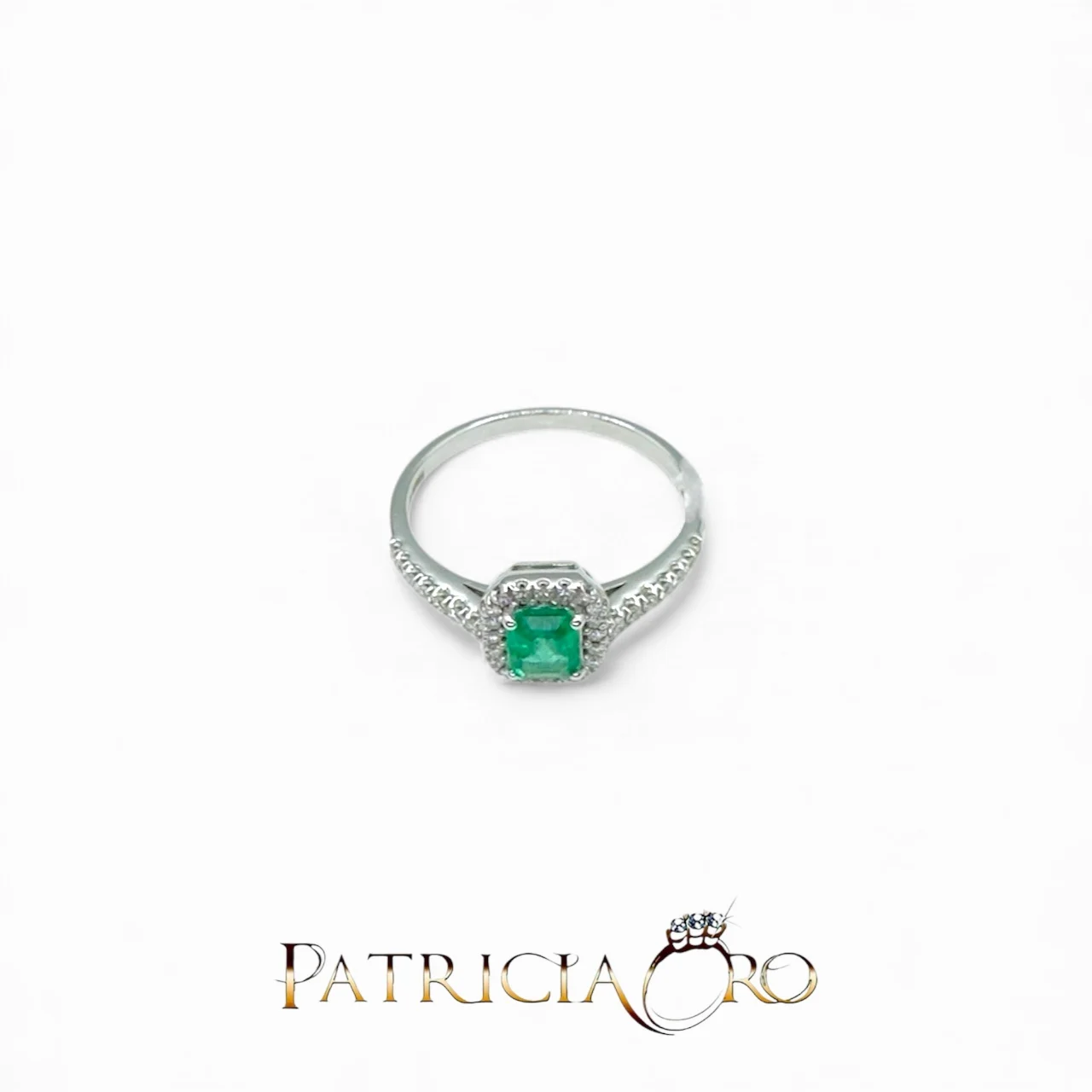 Splendido Anello Davite&Delucchi in oro bianco 750 con smeraldo e diamanti, un gioiello smeraldo di alta gioielleria. (Vista 2)