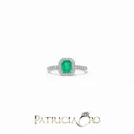 Splendido Anello Davite&Delucchi in oro bianco 750 con smeraldo e diamanti, un gioiello smeraldo di alta gioielleria.