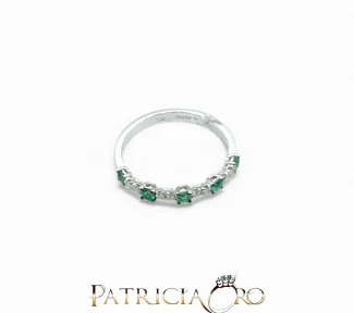 Splendido anello veretta Davite&Delucchi con smeraldi e diamanti, un gioiello smeraldo di alta gioielleria. (Vista 2)