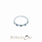 Splendido anello veretta Davite&Delucchi in oro con zaffiro e diamanti: un gioiello di lusso per chi ama i gioielli diamanti. (Vista 2)