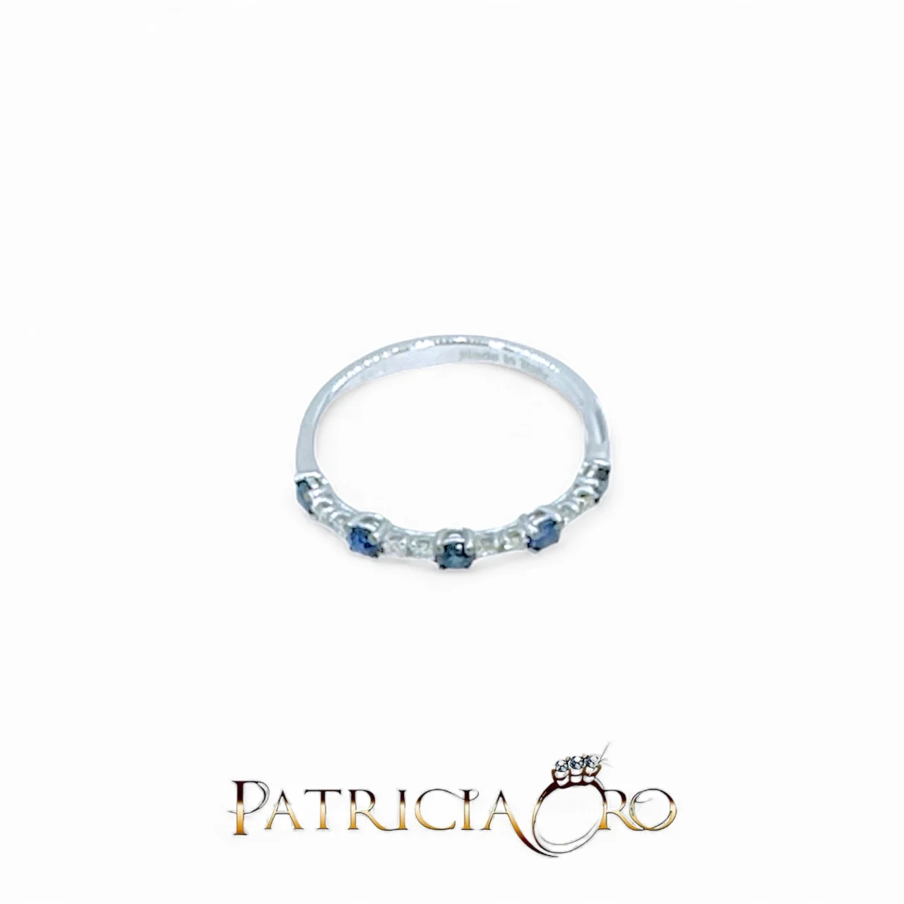 Splendido anello veretta Davite&Delucchi in oro con zaffiro e diamanti: un gioiello di lusso per chi ama i gioielli diamanti. (Vista 2)