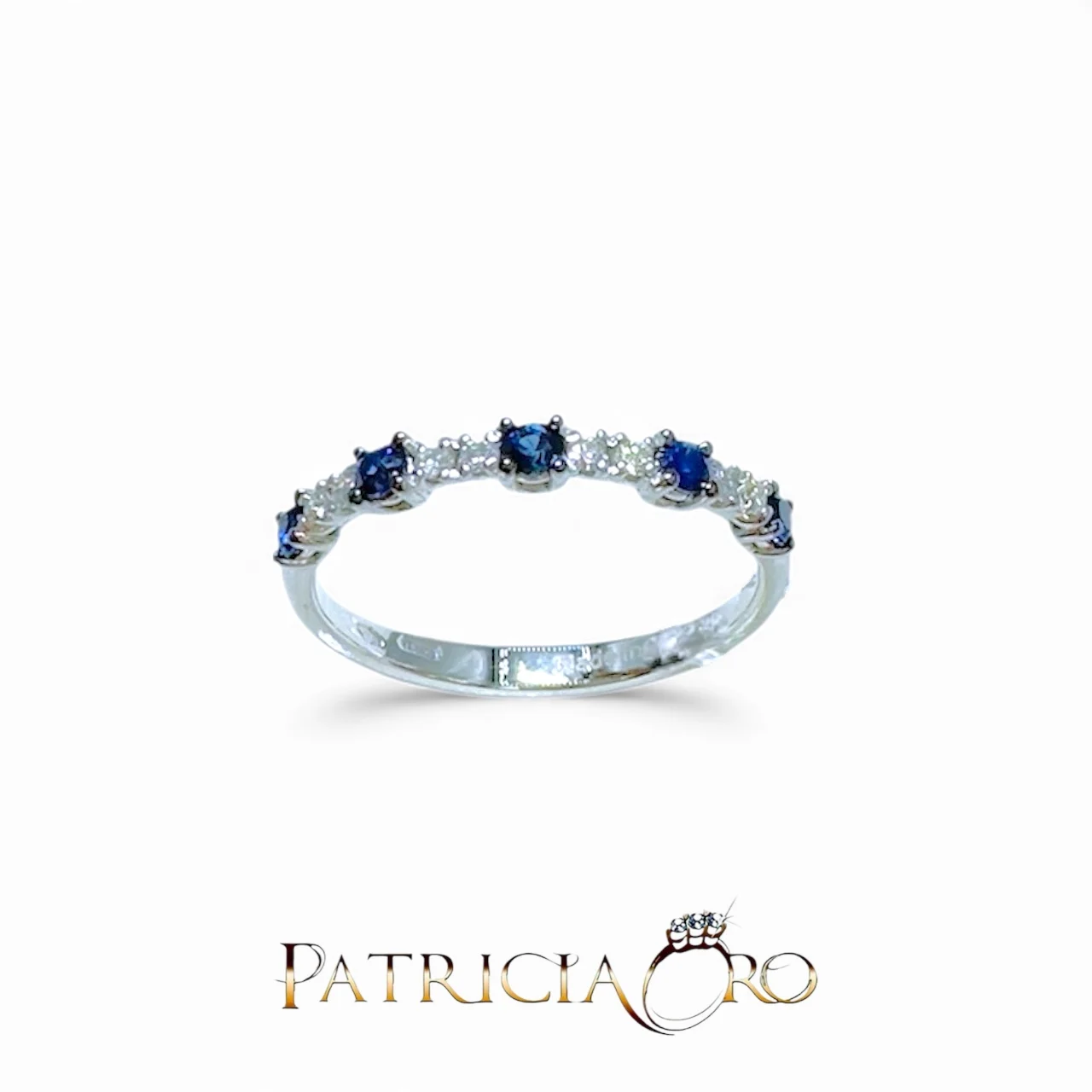 Splendido anello veretta Davite&Delucchi in oro con zaffiro e diamanti: un gioiello di lusso per chi ama i gioielli diamanti.