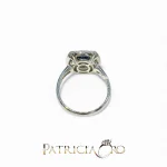 L'anello Zaffiro e Diamanti in Oro Bianco Davite&Delucchi, un gioiello di lusso che incarna l'eleganza. Scopri la bellezza dei gioielli diamanti. (Vista 2)