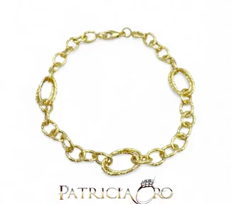 Elegante bracciale da donna in oro 750, un gioiello di lusso perfetto per un'occasione speciale.