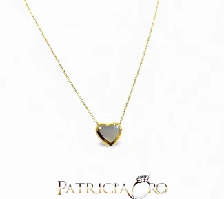 Scopri la Collana Girocollo con Cuore in Oro Giallo, un gioiello di lusso perfetto per un'idea regalo preziosa.