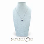 Splendida collana Davite&Delucchi in oro con zaffiro e diamanti, un gioiello di lusso perfetto per un'occasione speciale. (Vista 2)