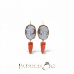 Splendidi orecchini Cammeo con scultura in Corallo Sciacca, un capolavoro di gioielli made in italy, perfetti per un'occasione speciale.