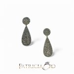 Splendidi orecchini a goccia in oro e diamanti di Clesi Gioielli, un'eccellenza di gioielli diamanti per un'eleganza senza tempo. (Vista 2)