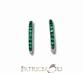 Splendidi orecchini in oro con smeraldo Davite&Delucchi: un capolavoro di alta gioielleria.